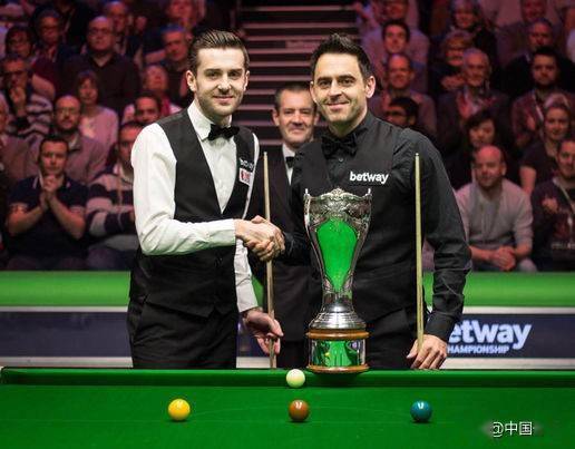 那不勒斯的 那不勒斯的