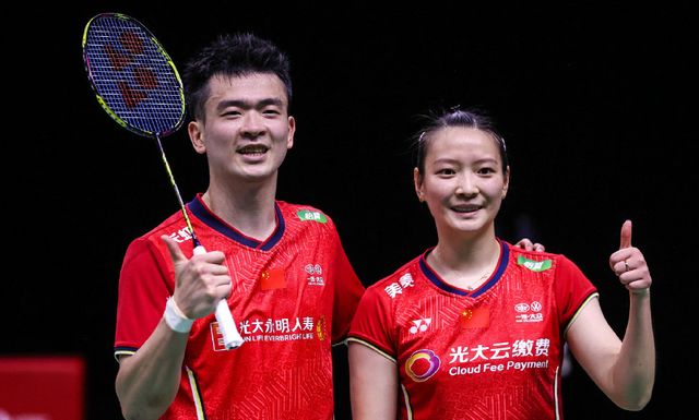 灯下进行 灯下进行