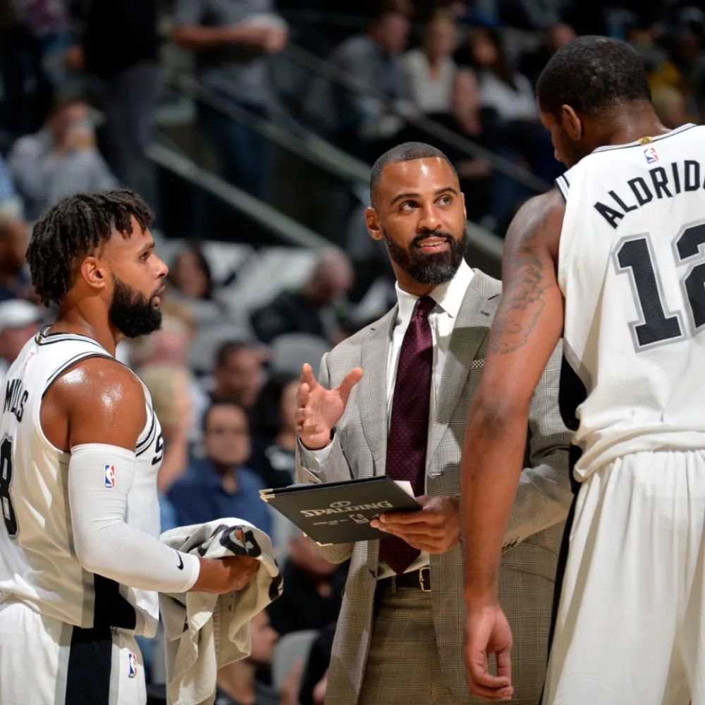 出手犹疑 出手犹疑